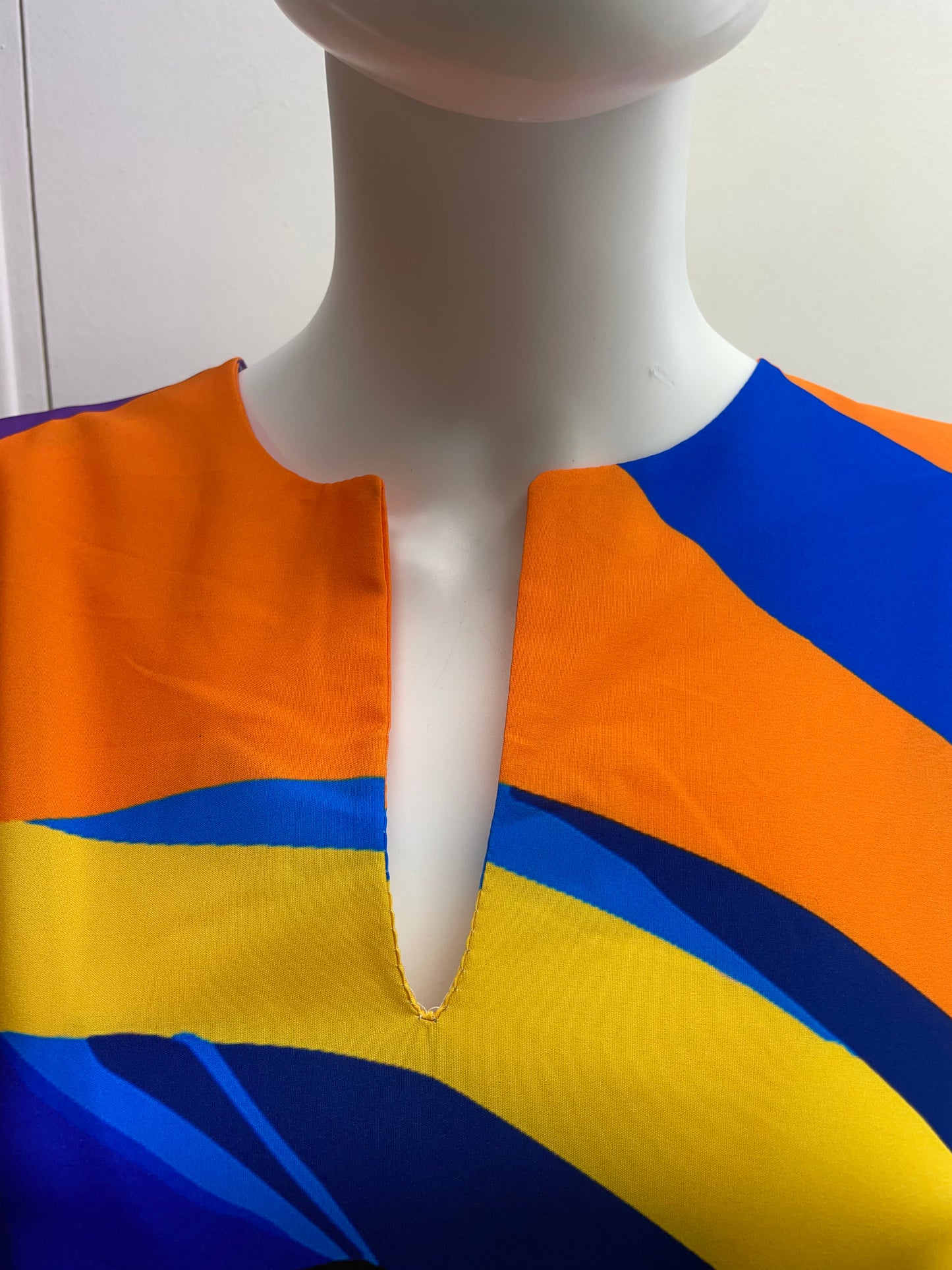 Robe Picasso - Manche longue à élastique (sans col)