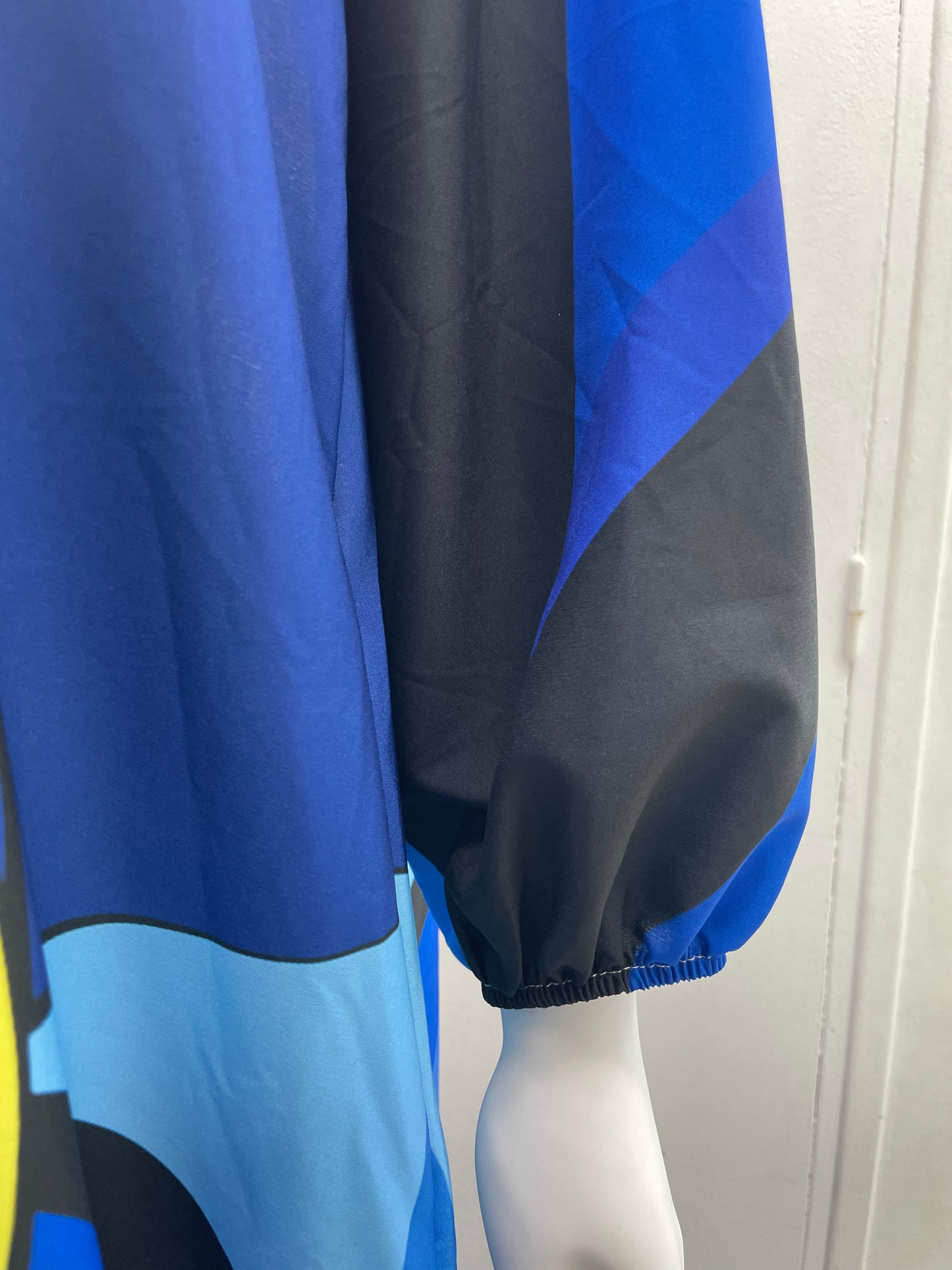 Robe Picasso - Manche longue à élastique (sans col)
